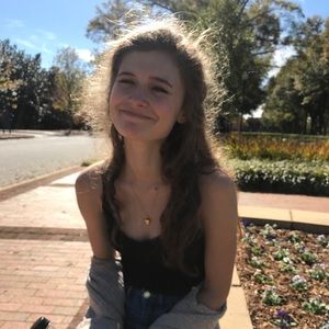 Meet your Posher, Lauren